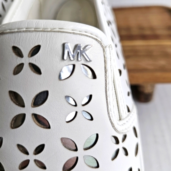 Michael Michael Kors Keaton Slip On Sneakers Size 7 Laser Cut White Silver - Picture 4 of 13